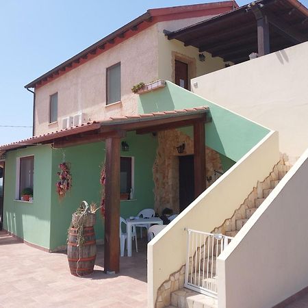 Fattoria La Traccia Βίλα Fertilia Εξωτερικό φωτογραφία