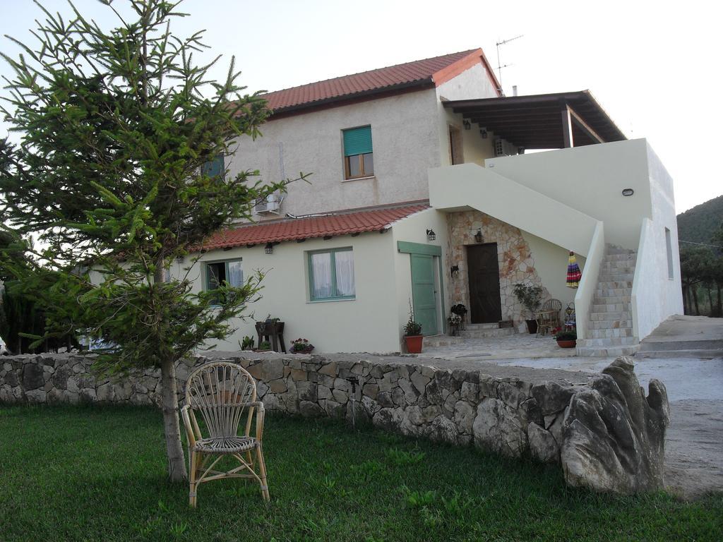 Fattoria La Traccia Βίλα Fertilia Εξωτερικό φωτογραφία